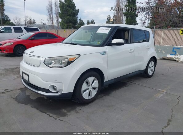 KNDJX3AE2G7007593 2016 KIA SOUL EV White Przód lewy