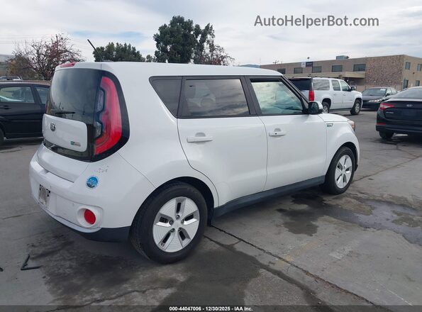 KNDJX3AE2G7007593 2016 KIA SOUL EV White Tył prawy