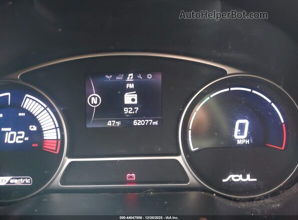 KNDJX3AE2G7007593 2016 KIA SOUL EV White Widok tylnych siedzeń