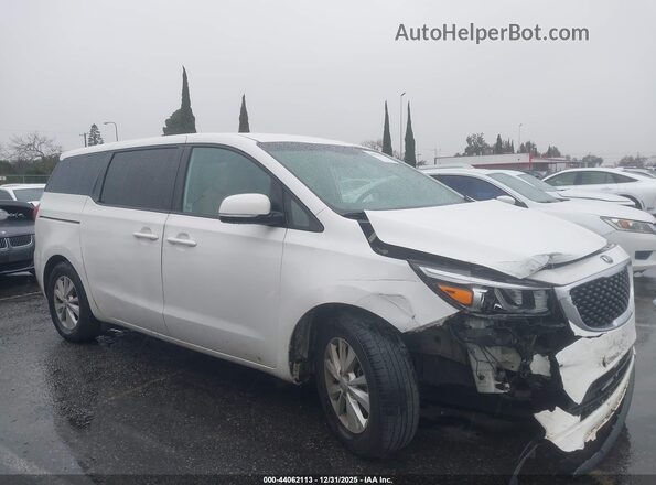 KNDMB5C11J6373107 2018 KIA SEDONA Белый Вид задней части салона