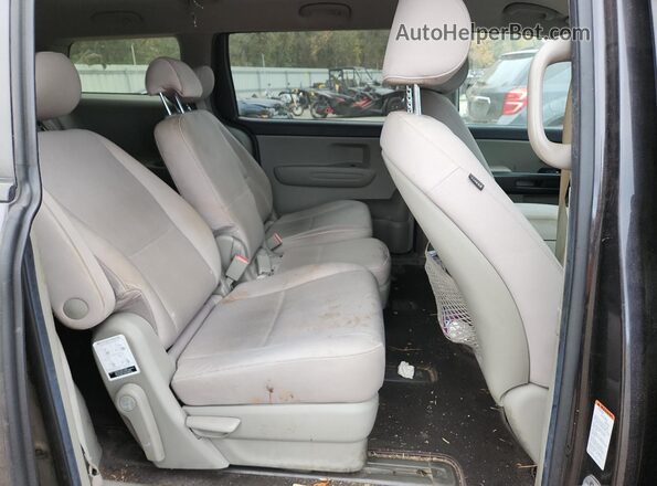 KNDMB5C13M6666883 2021 KIA SEDONA Gray Vista interior trasera