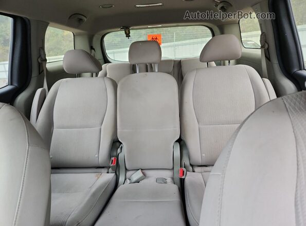 KNDMB5C13M6666883 2021 KIA SEDONA Gray Vista de los asientos traseros