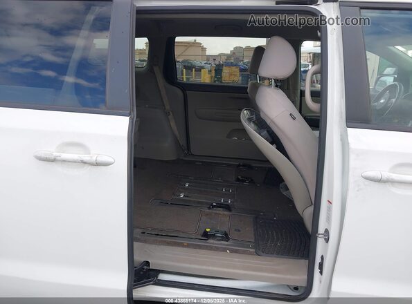 KNDMB5C15J6378858 2018 KIA SEDONA White 