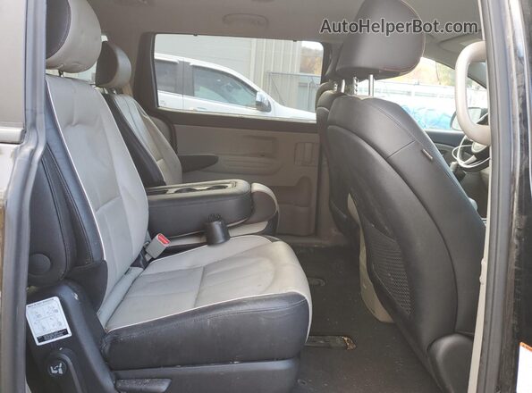 KNDMB5C15K6517663 2019 KIA SEDONA Black უკანა სალონის ხედი