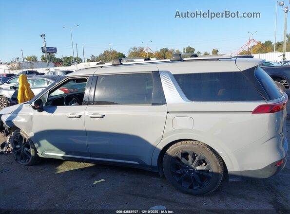 KNDNE5H39P6280043 2023 KIA CARNIVAL MPV Gray Սալոնի 360 աստիճան տեսք