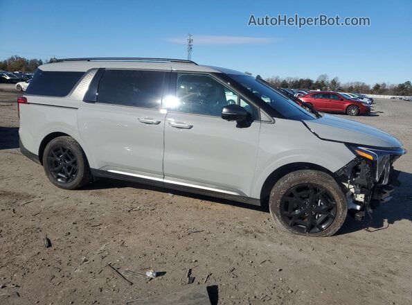 KNDNE5KA8S6050932 2025 KIA CARNIVAL Серый Передняя правая четверть