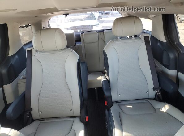 KNDNE5KA8S6050932 2025 KIA CARNIVAL Серый Вид задних сидений