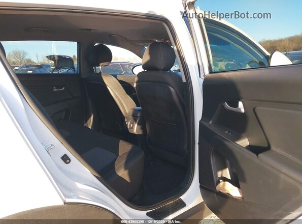 KNDPBCAC3G7848894 2016 KIA SPORTAGE White VIN կոդի պիտակի տեսք