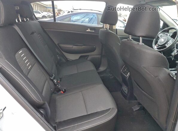 KNDPM3AC6J7453125 2018 KIA SPORTAGE Silver 