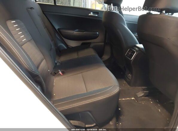 KNDPMCAC4M7909739 2021 KIA SPORTAGE White 