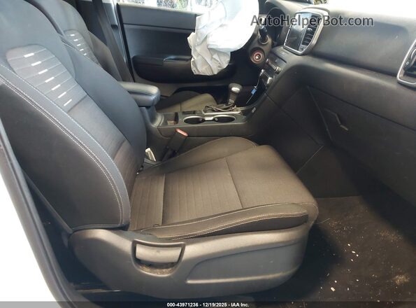 KNDPMCAC4M7909739 2021 KIA SPORTAGE White 