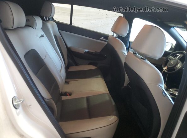 KNDPNCAC2J7442362 2018 KIA SPORTAGE White 