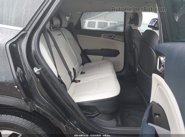 KNDPVCAG1P7066748 2023 KIA SPORTAGE HYBRID Black Vista de la etiqueta del VIN
