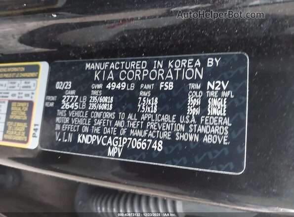 KNDPVCAG1P7066748 2023 KIA SPORTAGE HYBRID Black Vista del compartimento del motor