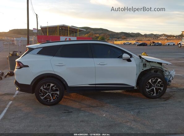 KNDPVCAG6P7025869 2023 KIA SPORTAGE HYBRID White Սալոնի 360 աստիճան տեսք