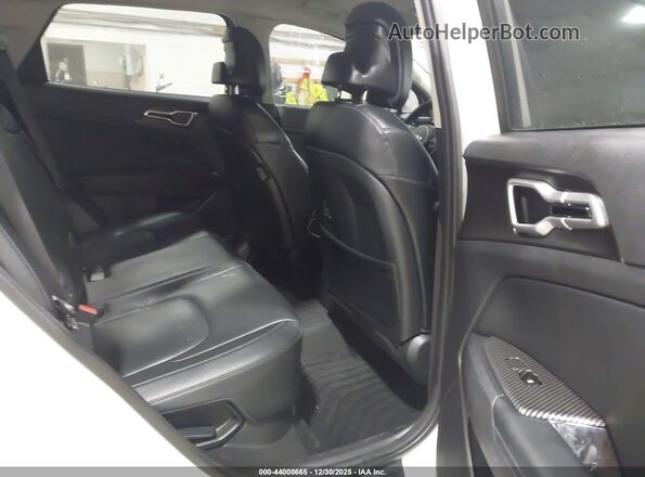 KNDPVCAG9P7112102 2023 KIA SPORTAGE HYBRID White VIN sticker view