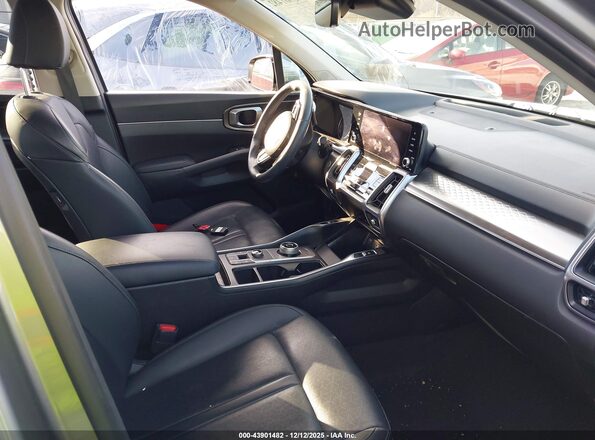 KNDRHDLG1P5209633 2023 KIA SORENTO HYBRID Gray Front interior view