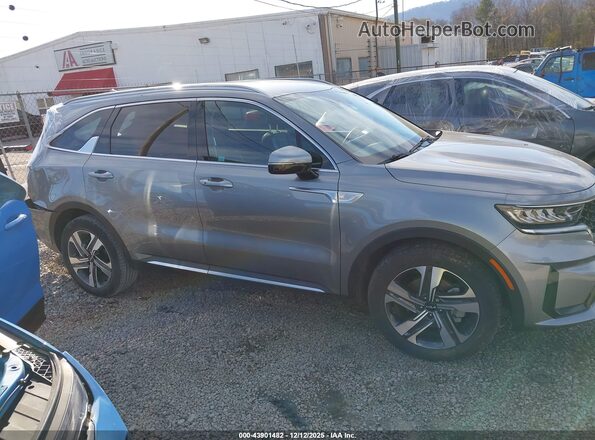 KNDRHDLG1P5209633 2023 KIA SORENTO HYBRID Gray Rear interior view