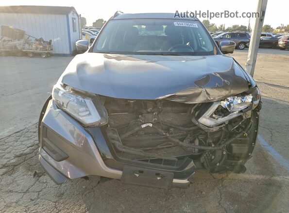 KNMAT2MV0HP589048 2017 NISSAN ROGUE Серебряный Вид спереди