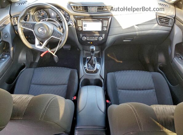 KNMAT2MV0HP589048 2017 NISSAN ROGUE Серебряный Вид панели приборов