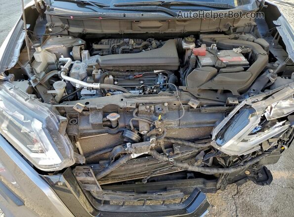 KNMAT2MV0HP589048 2017 NISSAN ROGUE Серебряный Вид задней части салона