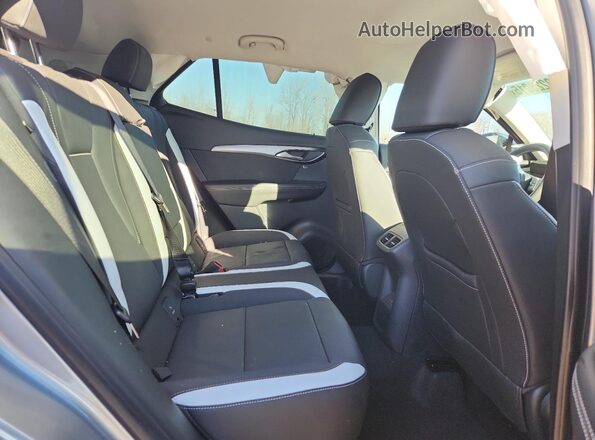 LRBFZLE45SD080922 2025 BUICK ENVISION Silver უკანა სალონის ხედი