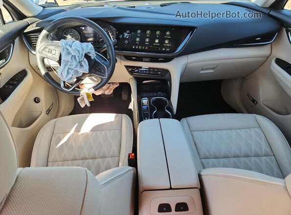 LRBFZRR43PD029083 2023 BUICK ENVISION Gray Widok deski rozdzielczej