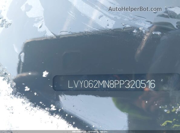 LVY062MN8PP320516 2023 VOLVO S90 Gray Widok komory silnika