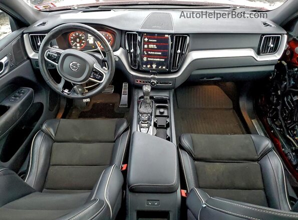 LYV102RM3KB246746 2019 VOLVO XC60 Красный Вид панели приборов