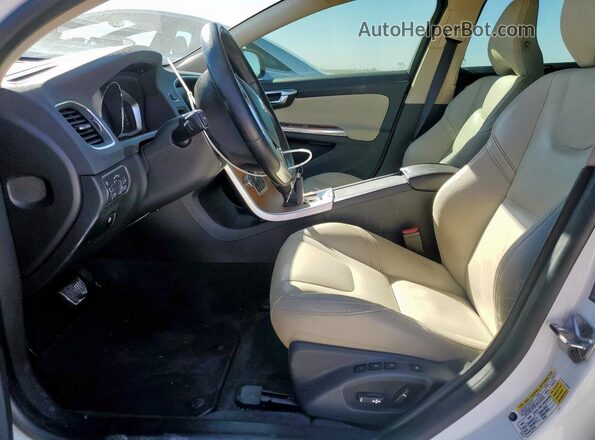LYV402HM3JB174556 2018 VOLVO S60 Белый 