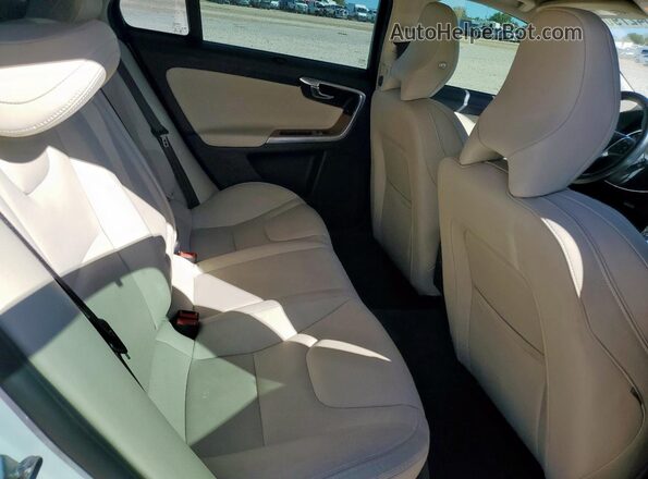 LYV402HM3JB174556 2018 VOLVO S60 Белый 
