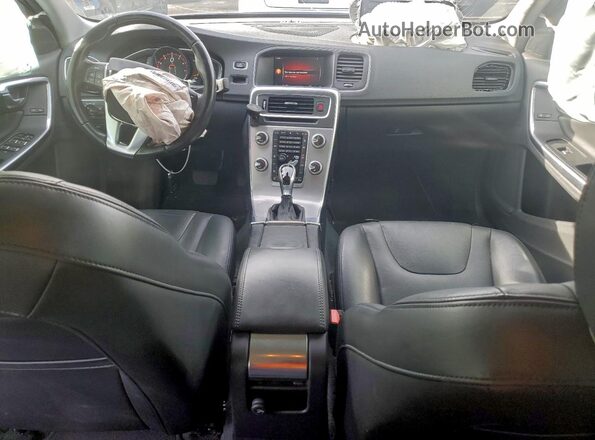 LYV402TK3JB168651 2018 VOLVO S60 White Առջևի վահանակի տեսք