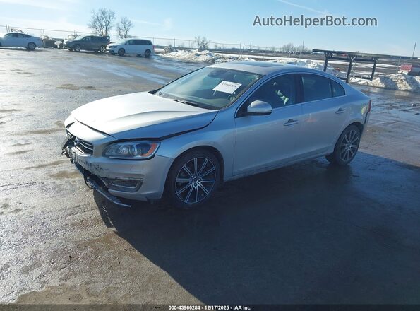 LYV402TM0JB190205 2018 VOLVO S60 INSCRIPTION Silver წინა მარცხენა ხედი სამი მეოთხედიდან