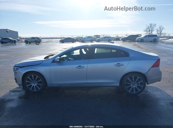 LYV402TM0JB190205 2018 VOLVO S60 INSCRIPTION Silver სალონის 360-გრადუსიანი ხედი