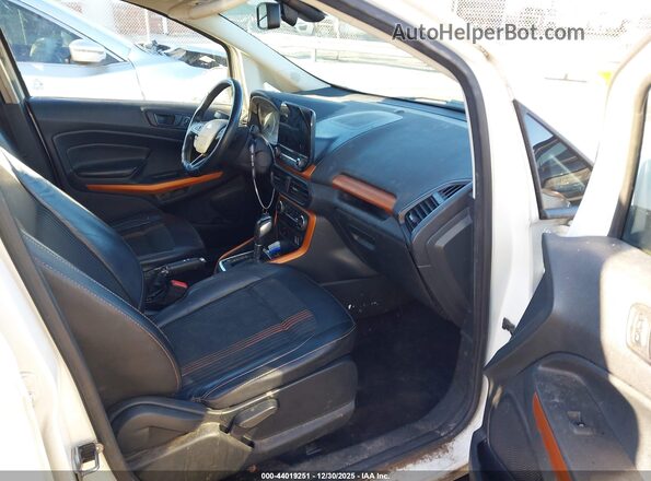 MAJ6P1CL8JC187298 2018 FORD ECOSPORT White Front interior view