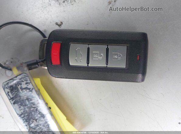 ML32FVFJ5RHF20090 2024 MITSUBISHI MIRAGE G4 Silver Vista del salpicadero