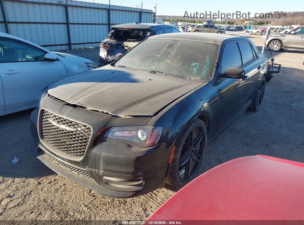OK0123863040      2017 CHRYSLER 300 Черный Передняя левая четверть