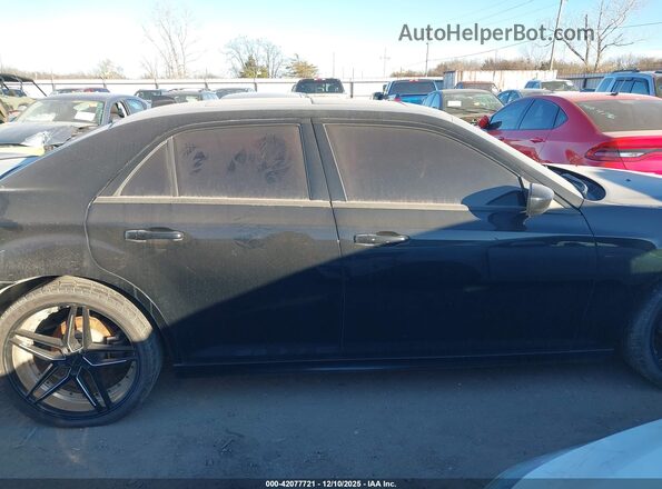 OK0123863040      2017 CHRYSLER 300 Черный Вид задней части салона