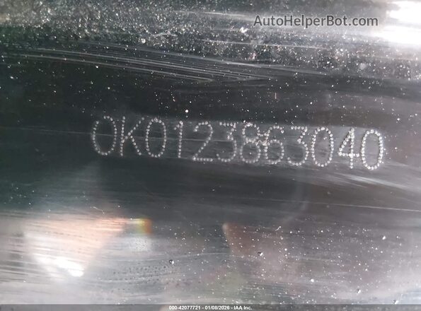OK0123863040      2017 CHRYSLER 300 Черный Вид подкапотного пространства