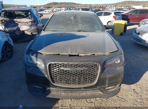 OK0123863040      2017 CHRYSLER 300 Черный Вид щитка приборов