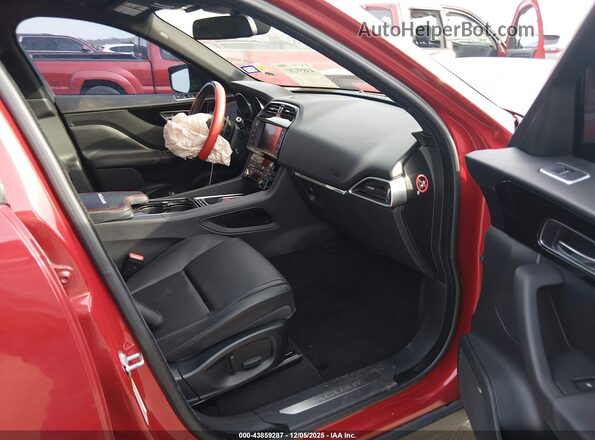 SADCJ2BV6HA893266 2017 JAGUAR F-PACE Red Front interior view