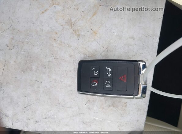 SADCJ2EX1MA665375 2021 JAGUAR F-PACE White Առջևի վահանակի տեսք