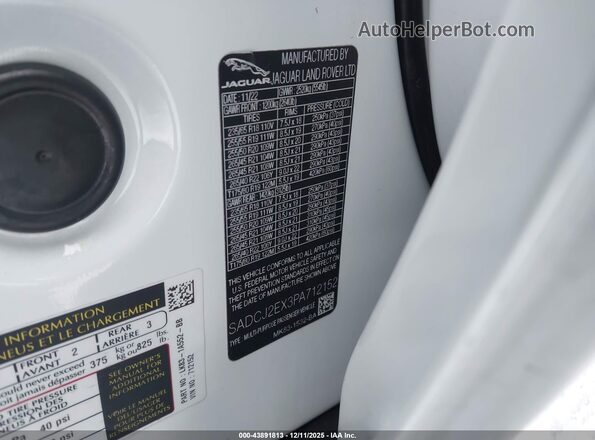 SADCJ2EX3PA712152 2023 JAGUAR F-PACE White Widok komory silnika