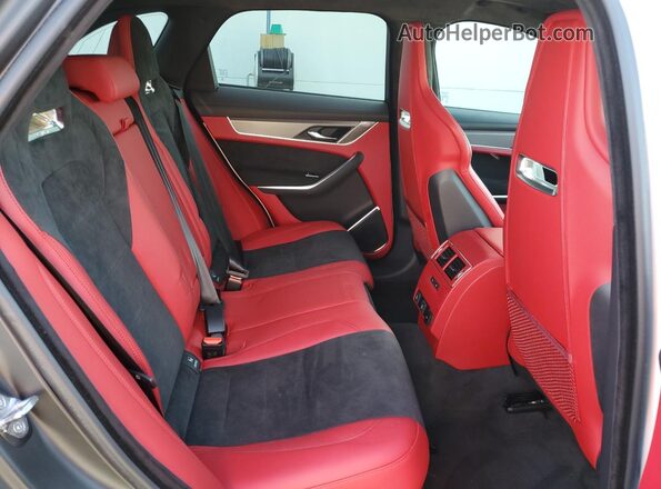 SADCZ2FE0SA754695 2025 JAGUAR F-PACE White Սալոնի հետևի տեսք