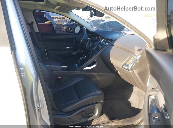 SADFJ2FX8J1Z29814 2018 JAGUAR E-PACE Silver Vista interior delantera