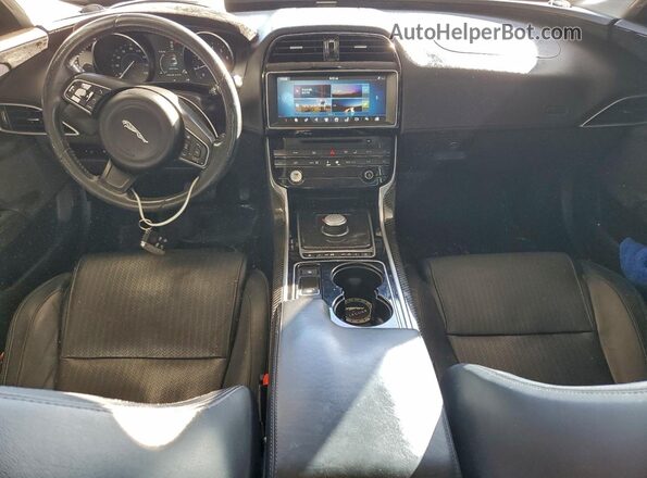 SAJAH4BV3HA946565 2017 JAGUAR XF Белый Вид панели приборов