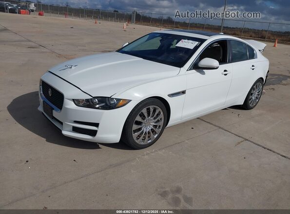 SAJAR4FX4JCP31229 2018 JAGUAR XF White წინა მარცხენა ხედი სამი მეოთხედიდან