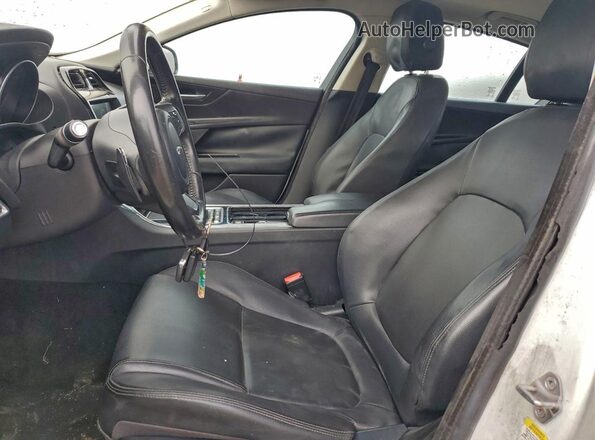 SAJAS4FX2KCP52487 2019 JAGUAR XF White Front interior view
