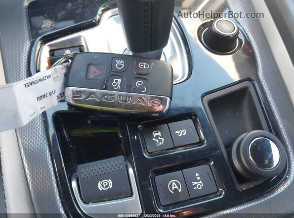SAJWJ6BV2G8K33166 2016 JAGUAR F-TYPE Gray Widok deski rozdzielczej