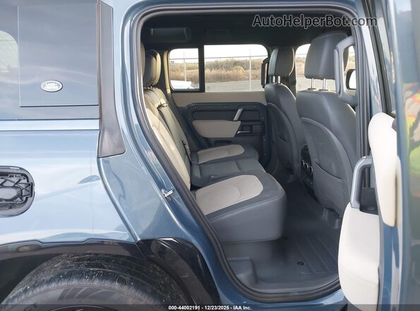 SALE27EU5P2141738 2023 LAND ROVER DEFENDER Gray Widok naklejki z numerem VIN